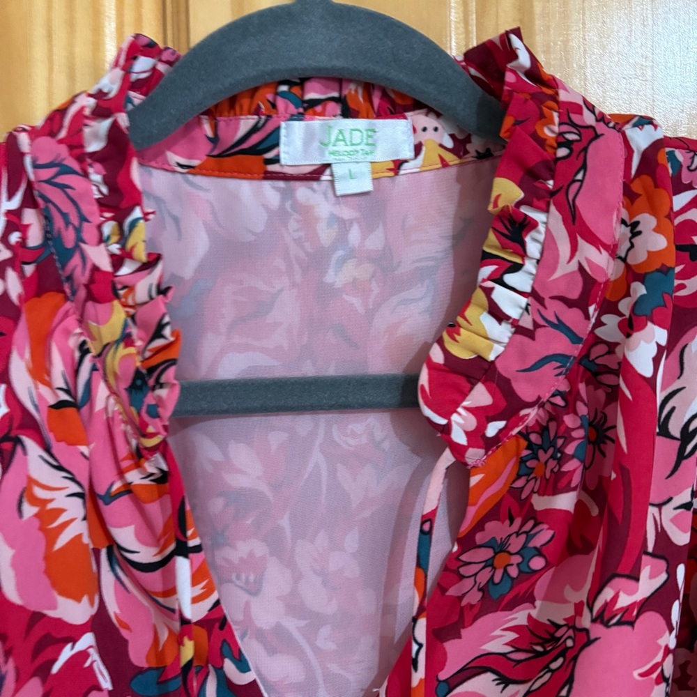 Floral Ruffle V-Neck Top - Picture 2 of 5